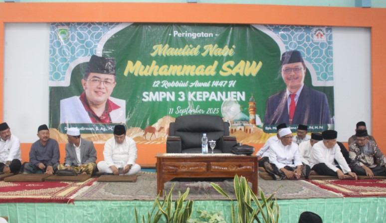 SMPN 3 Kepanjen Peringati Maulid Nabi SAW, Hadirkan Ulama dan Tokoh Agama